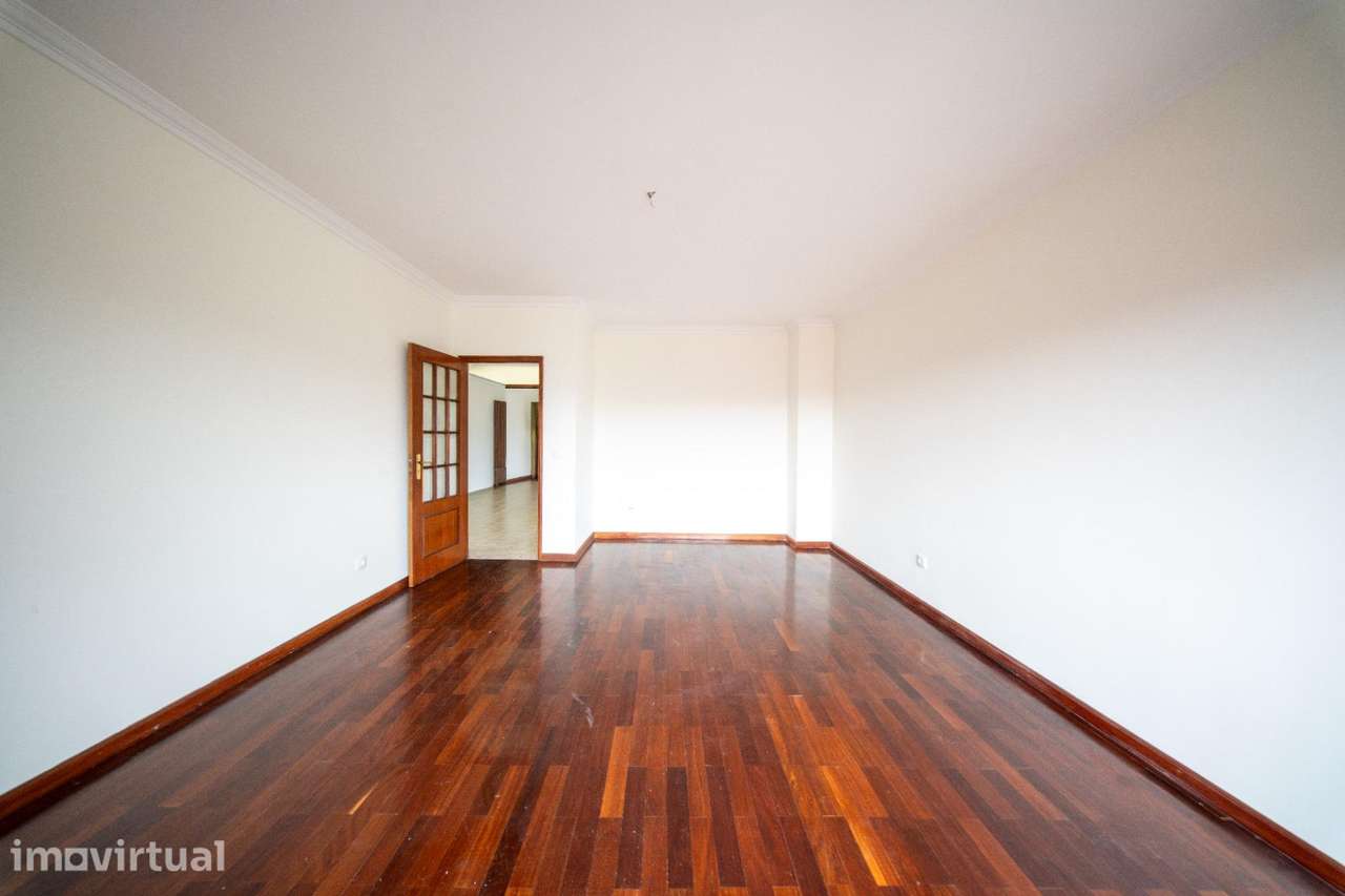 Apartamento T3 Renovado com Suite, Garagem e Elevador | Ermesinde - Grande imagem: 4/26