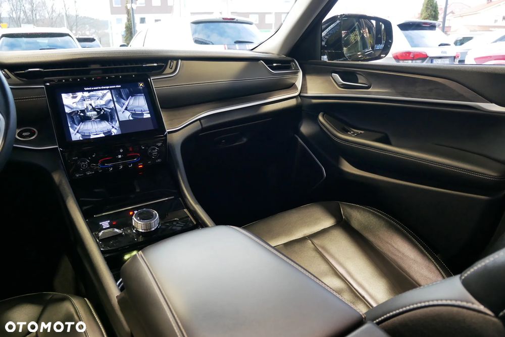 Jeep Grand Cherokee - 20