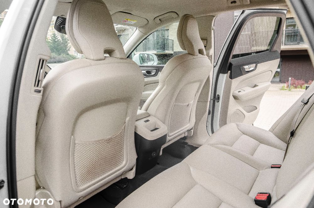Volvo XC 60 D4 AWD Inscription - 19