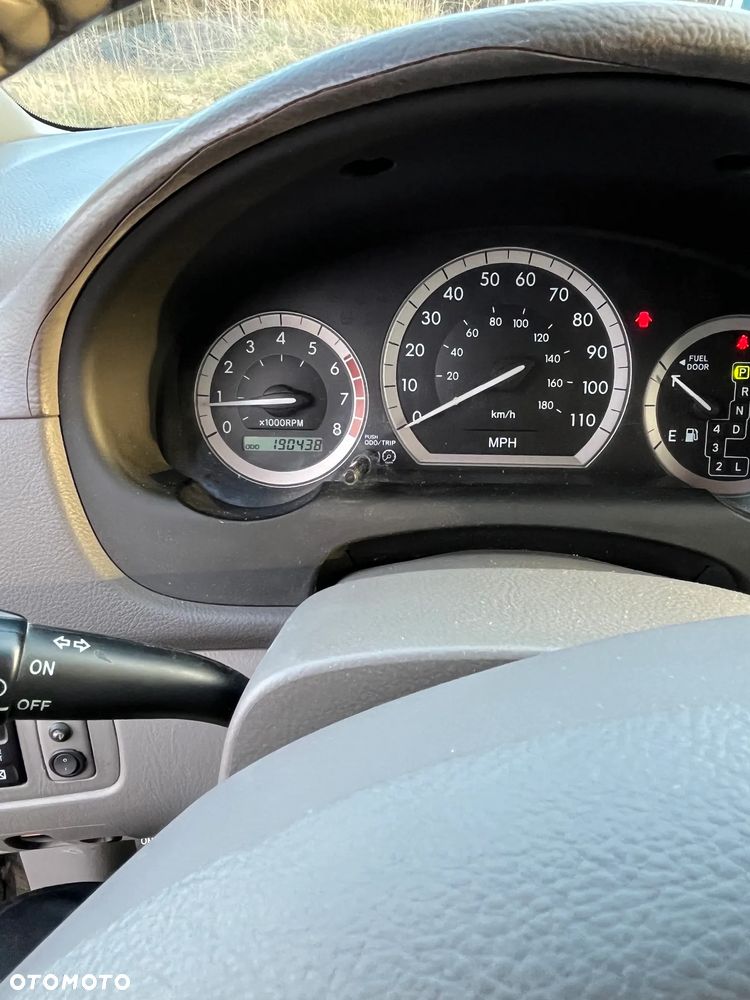 Toyota Sienna - 3