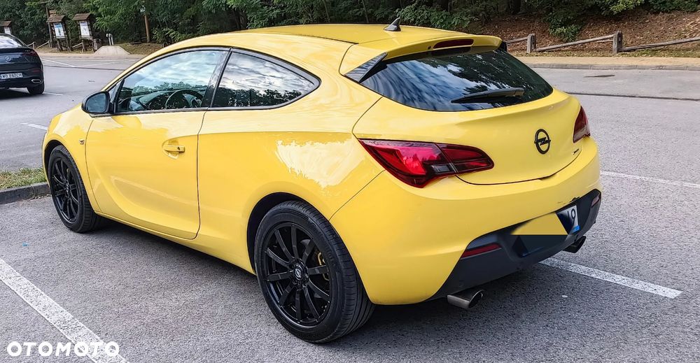 Opel Astra IV GTC 1.6 T Sport - 3