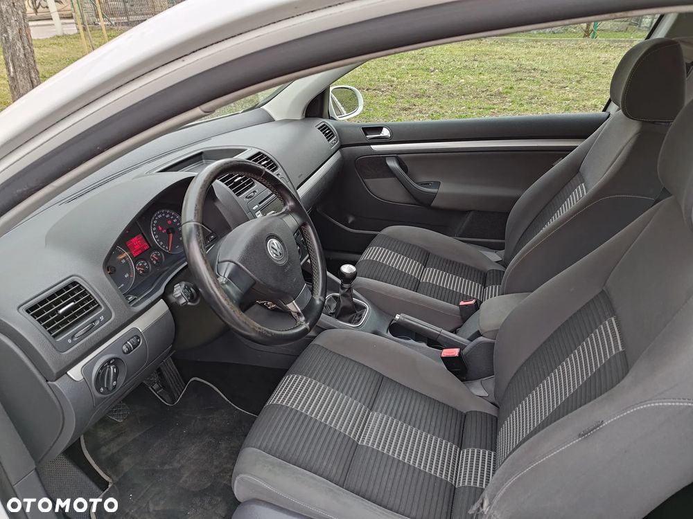 Volkswagen Golf V 1.9 TDI Comfortline - 11