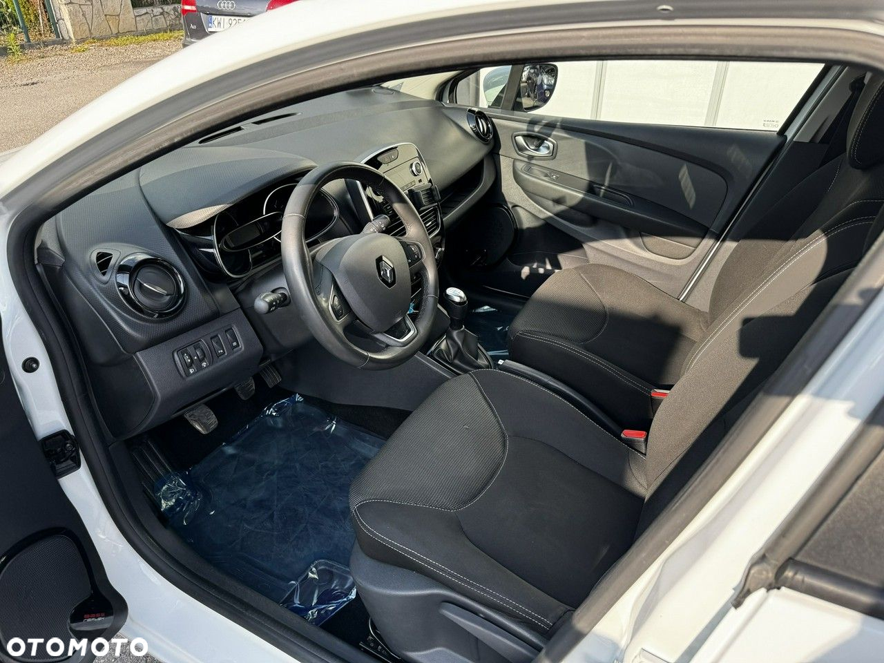 Renault Clio - 10