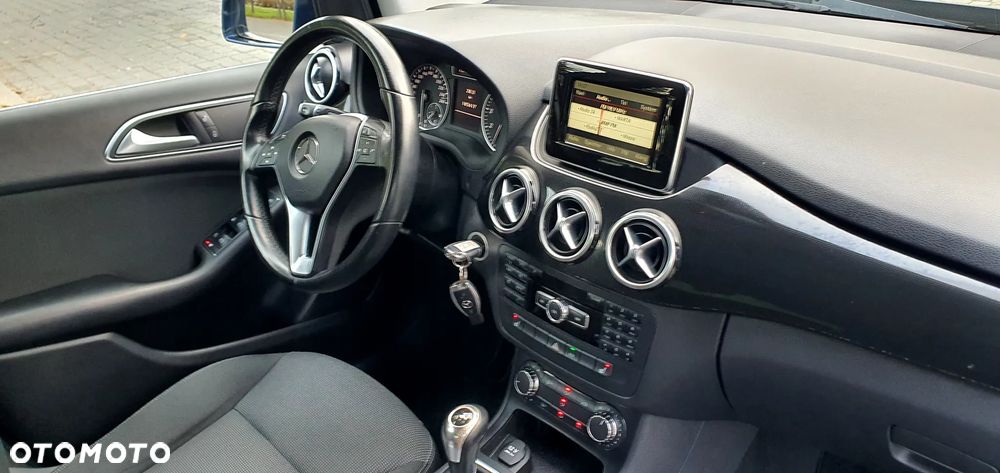 Mercedes-Benz Klasa B 180 (BlueEFFICIENCY) - 28