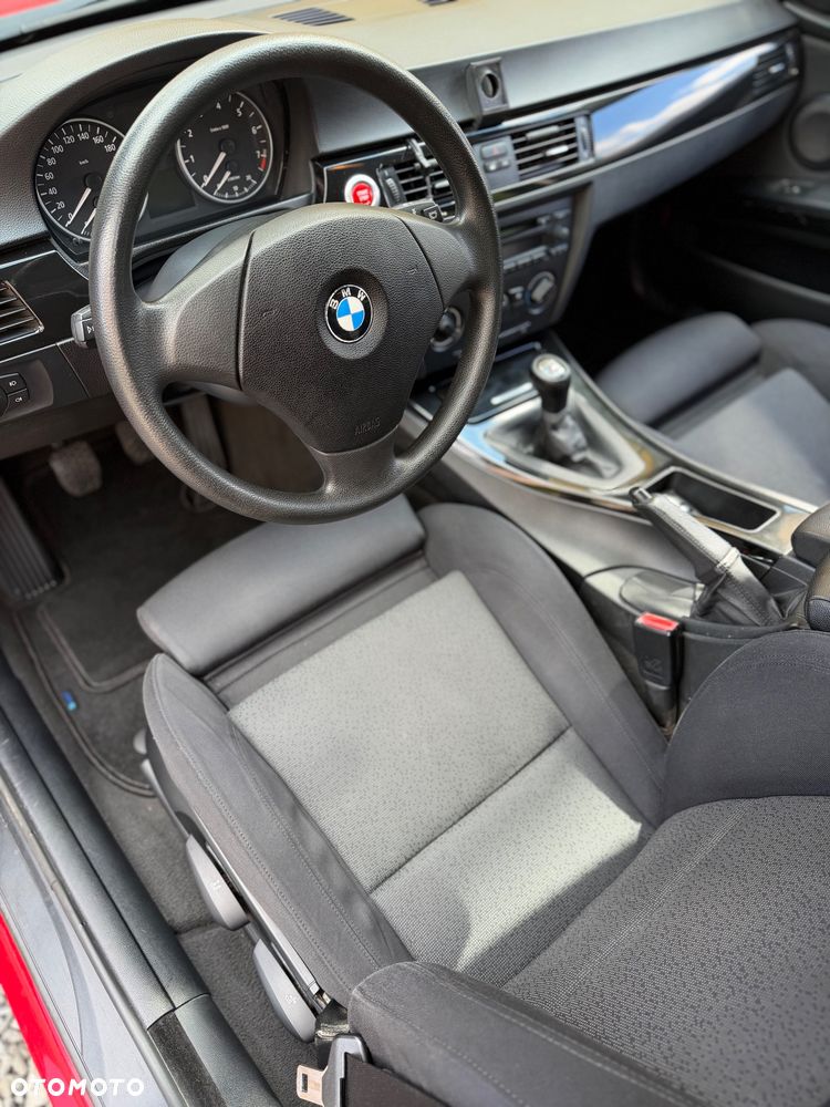BMW Seria 3 330i - 22