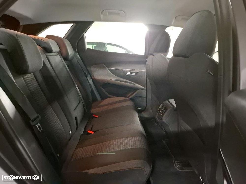 Peugeot 3008 PureTech 130 Stop & Start GPF EAT8 Active - 8