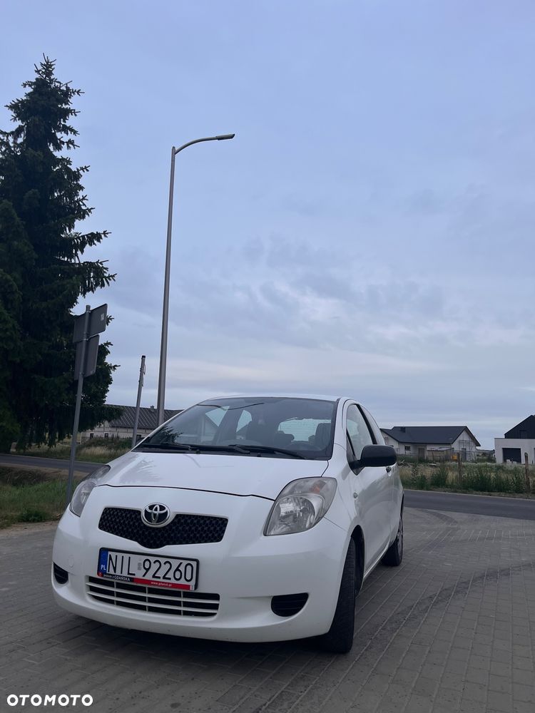 Toyota Yaris 1.0 Luna - 4