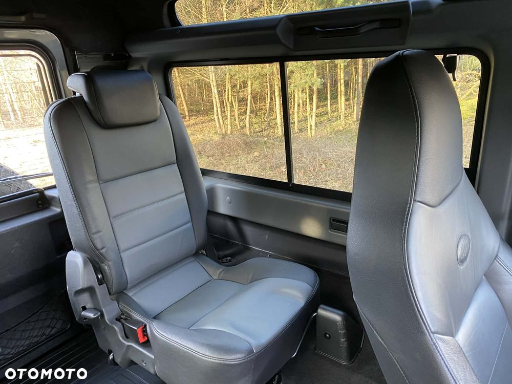 Land Rover Defender 2.2 TD4 E - 13