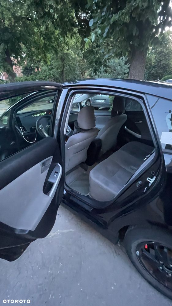 Toyota Prius 1.8 HSD Premium - 11