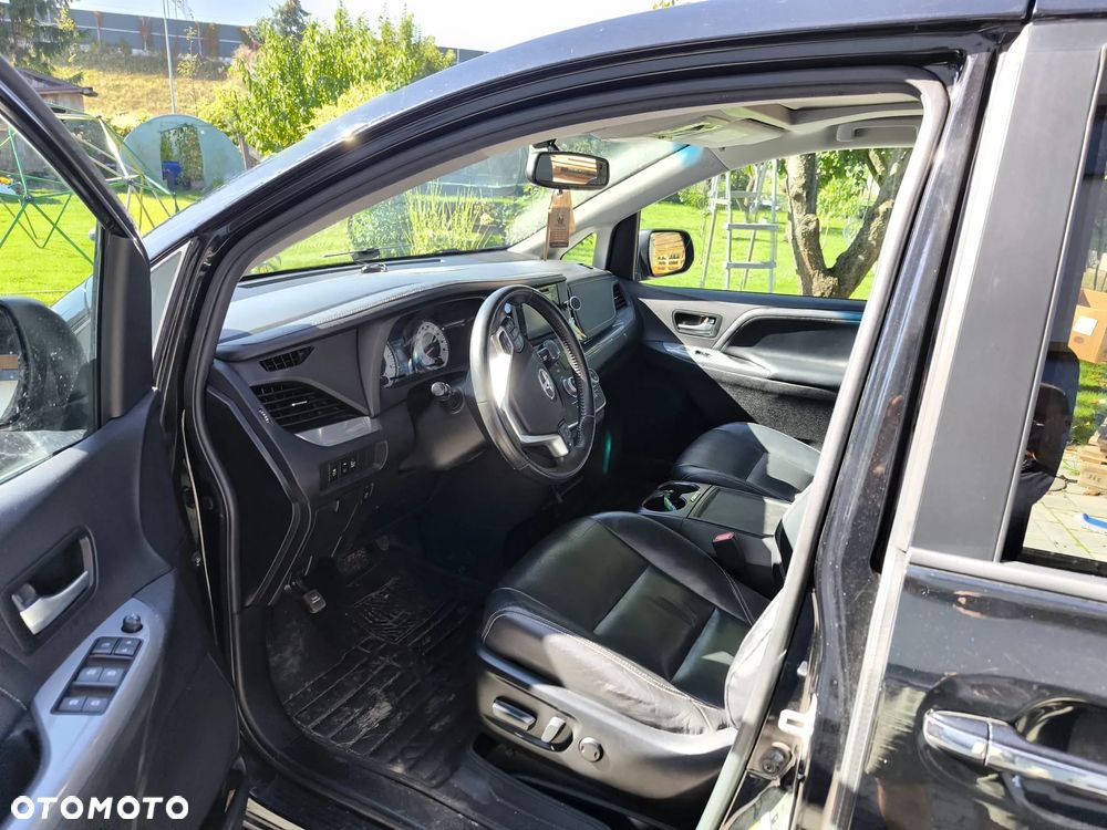 Toyota Sienna 3.5 V6 SE - 2