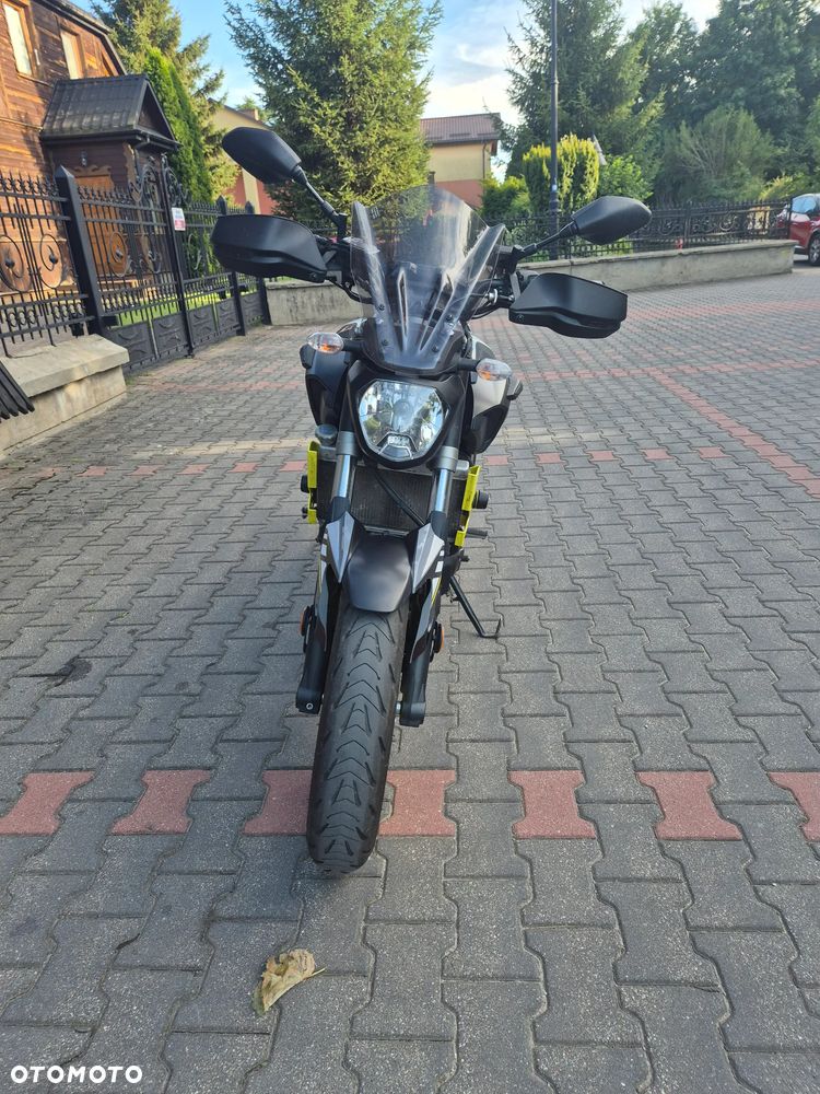 Yamaha MT - 5
