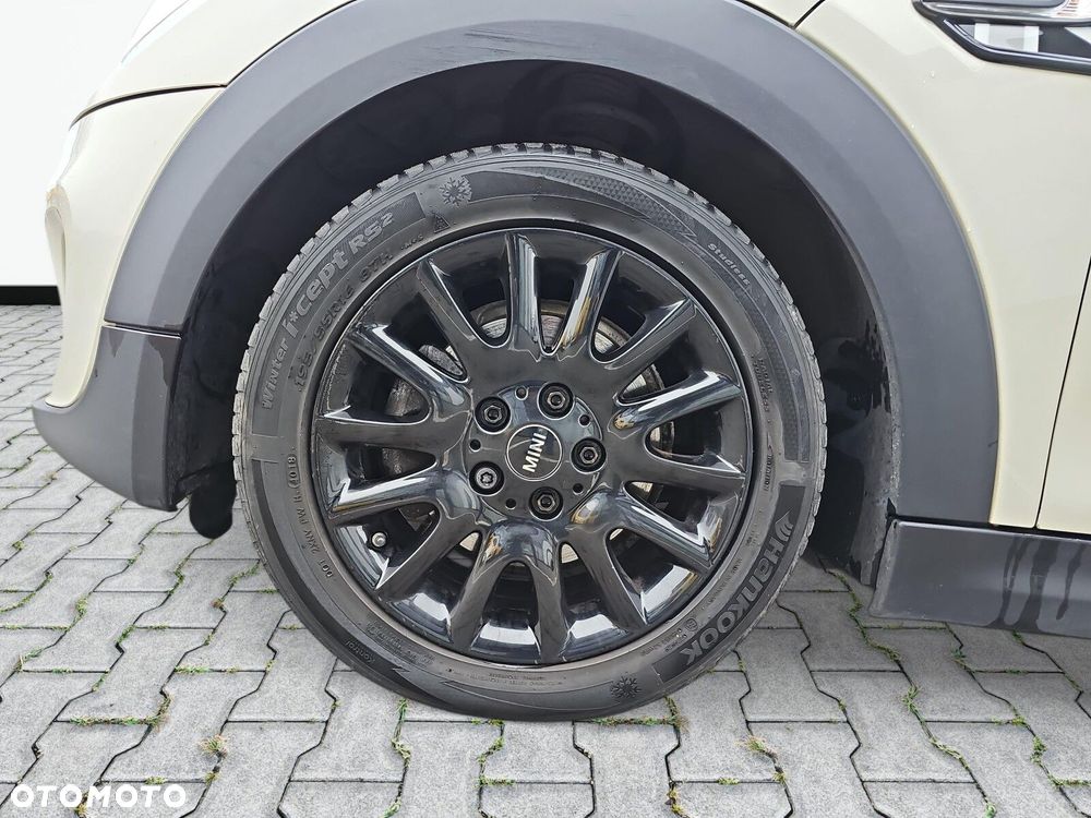 MINI Cooper Standard - 24