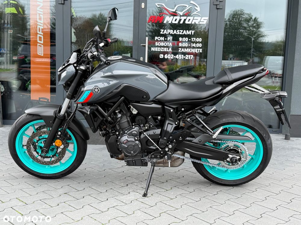 Yamaha MT - 28