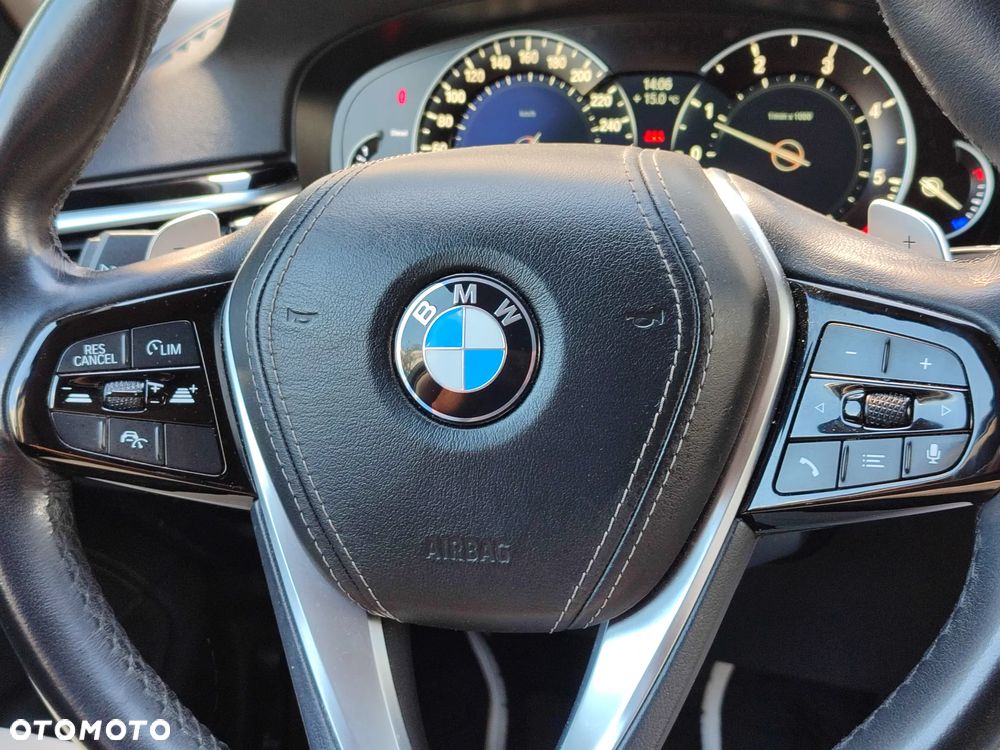 BMW Seria 5 520d xDrive Sport Line sport - 13