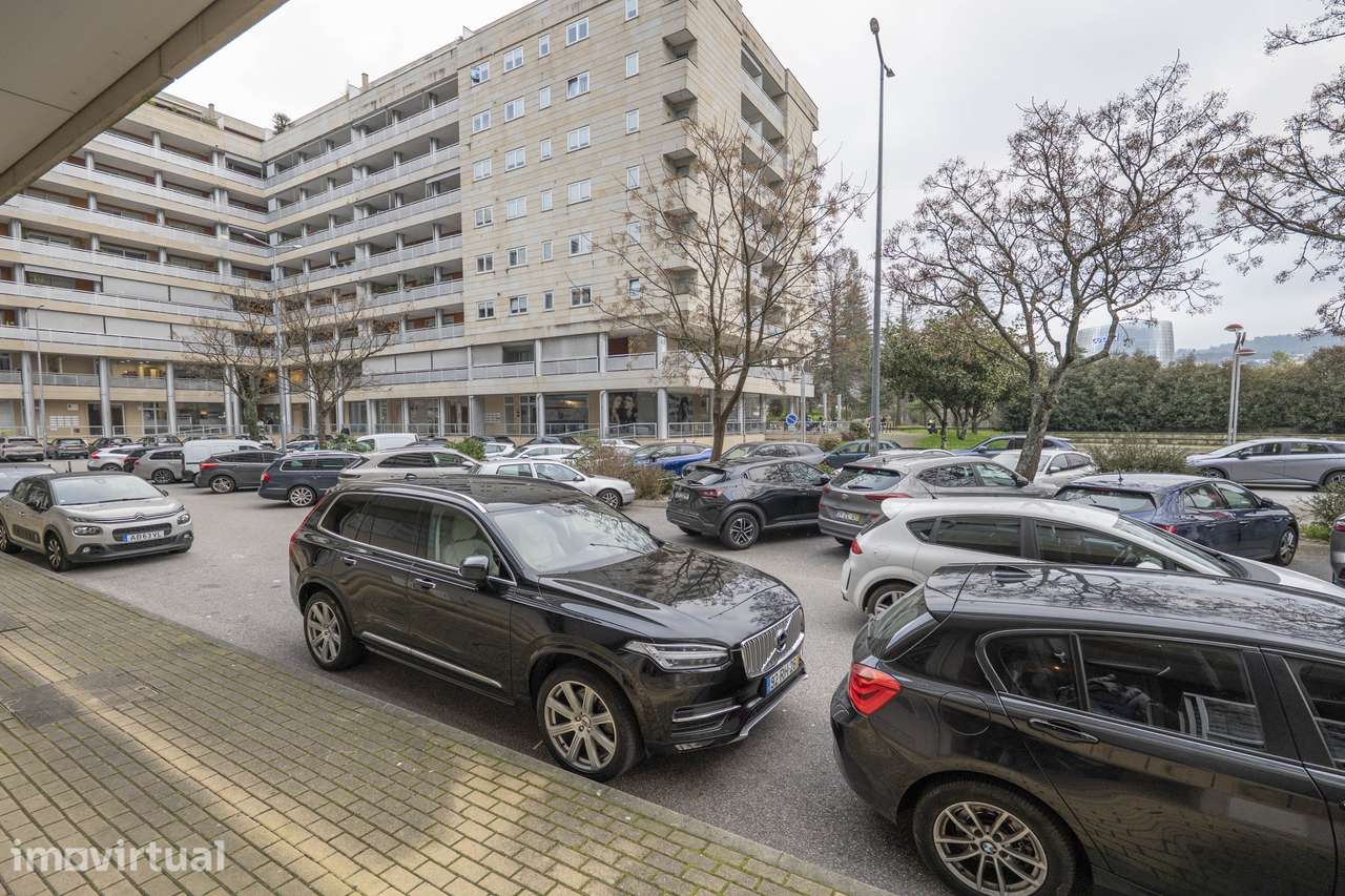 T3 + ESCRITÓRIO NUM DOS EMPREENDIMENTOS MAIS EMBLEMÁTICOS DE BRAGA. - Grande imagem: 5/47
