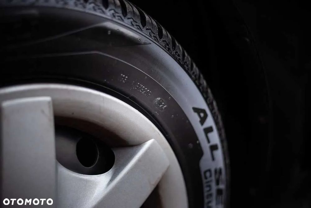 Toyota Auris 1.8 Travel - 29