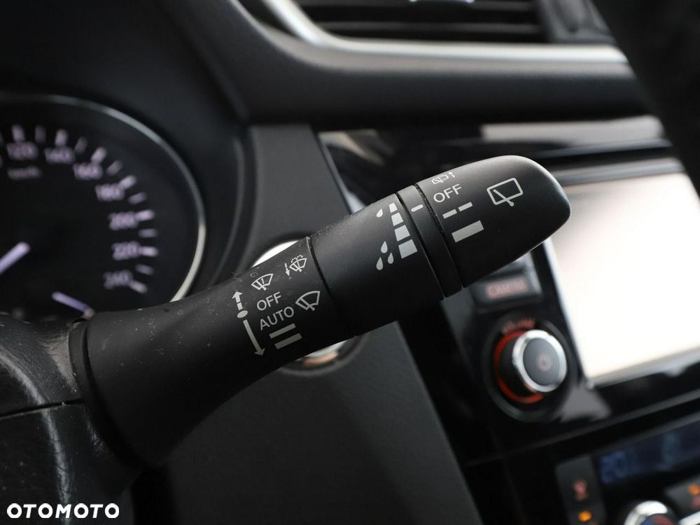Nissan Qashqai 1.6 DIG-T N-Connecta - 32