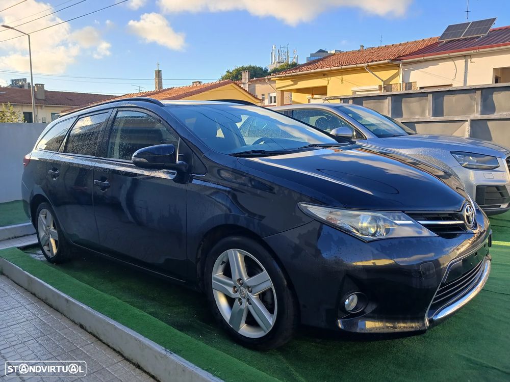 Toyota Auris Touring Sports 1.4 D-4D Com+P.Sport - 12
