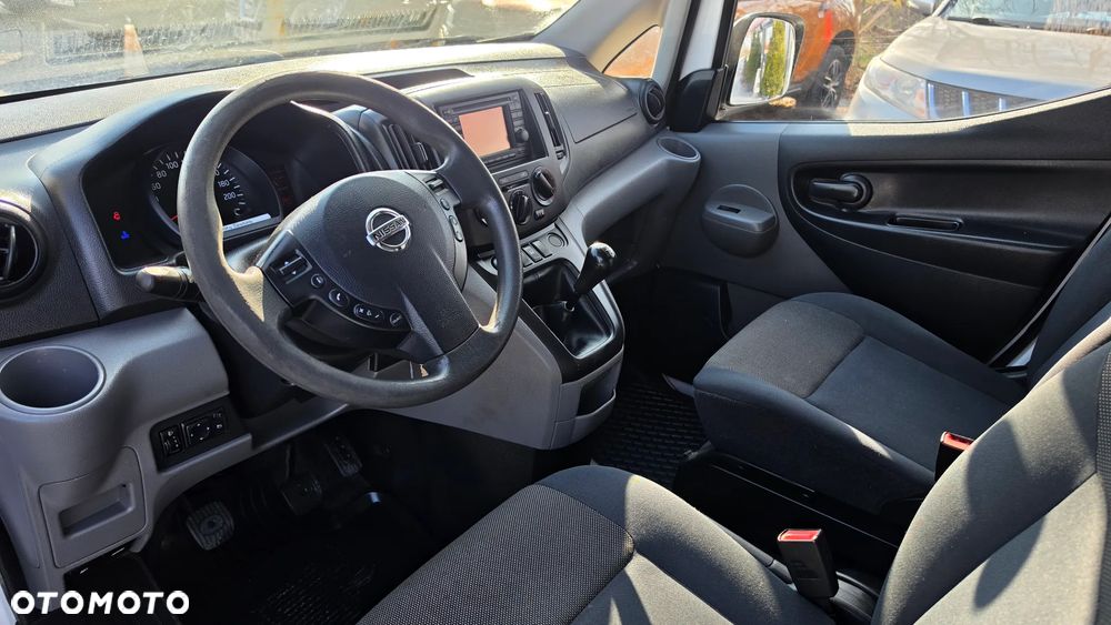 Nissan NV200 - 10