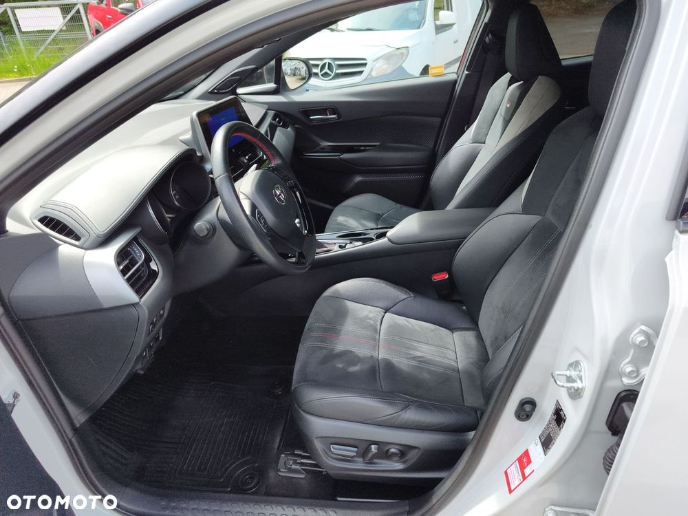 Toyota C-HR - 15