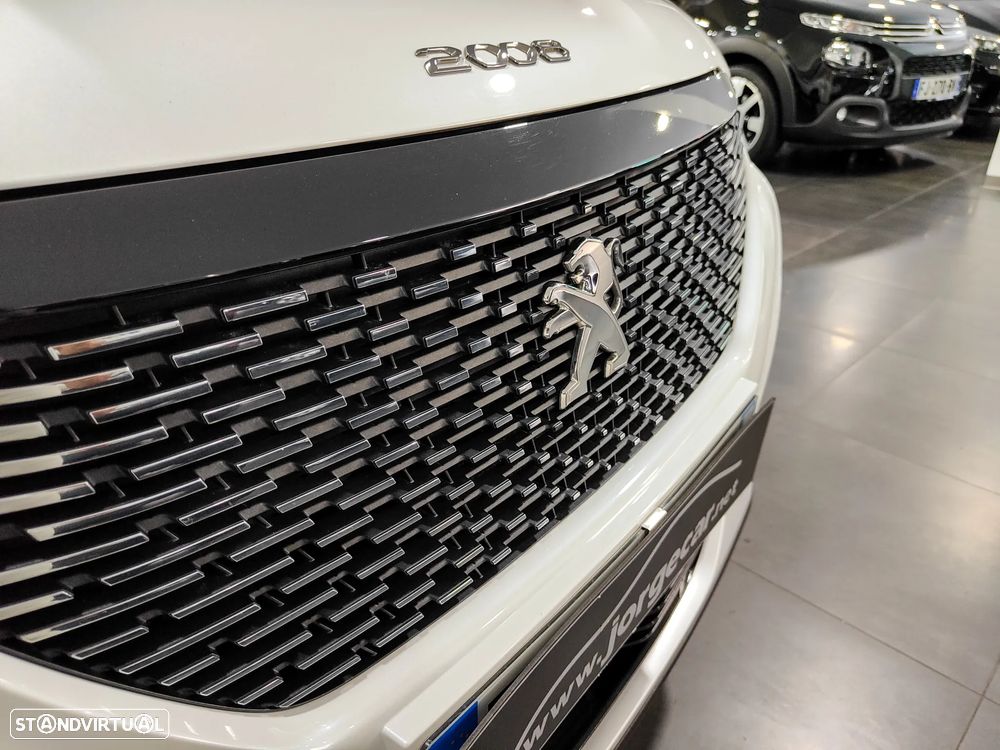 Peugeot 2008 1.2 PureTech Allure EAT8 - 9