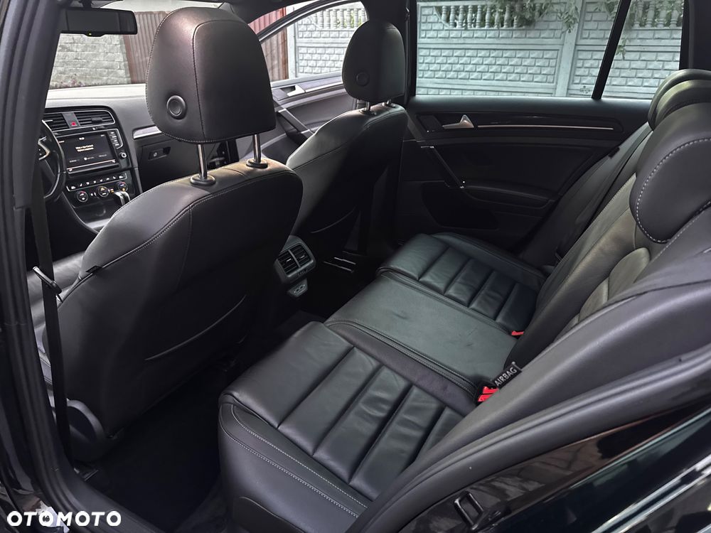 Volkswagen Golf - 12