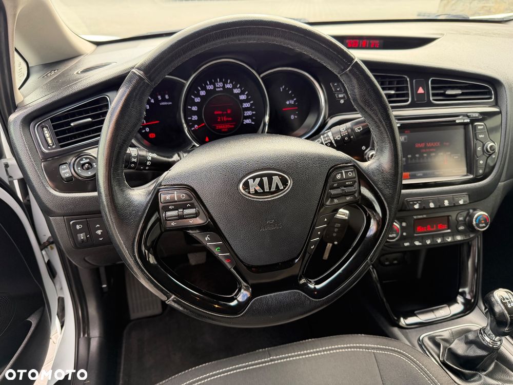 Kia Ceed - 23