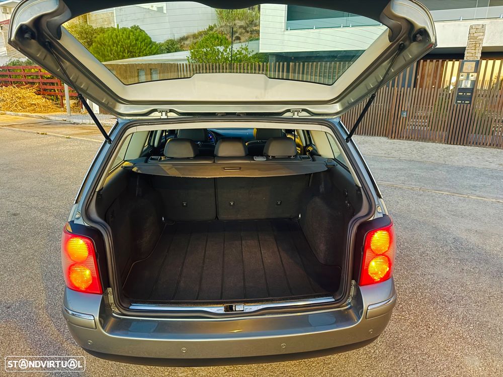 VW Passat Variant - 10