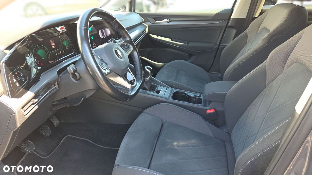 Volkswagen Golf - 10