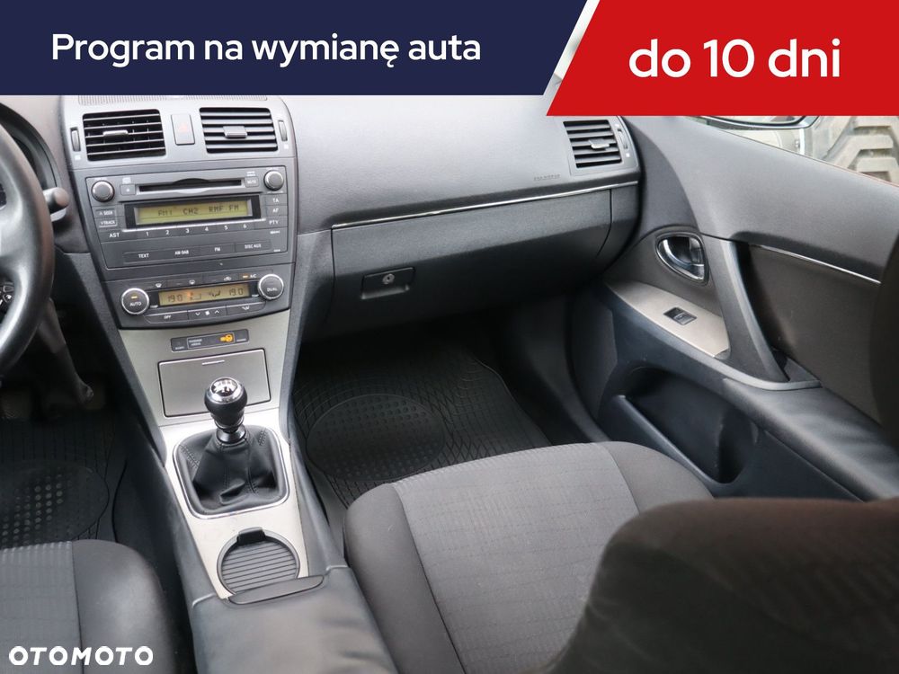 Toyota Avensis - 10