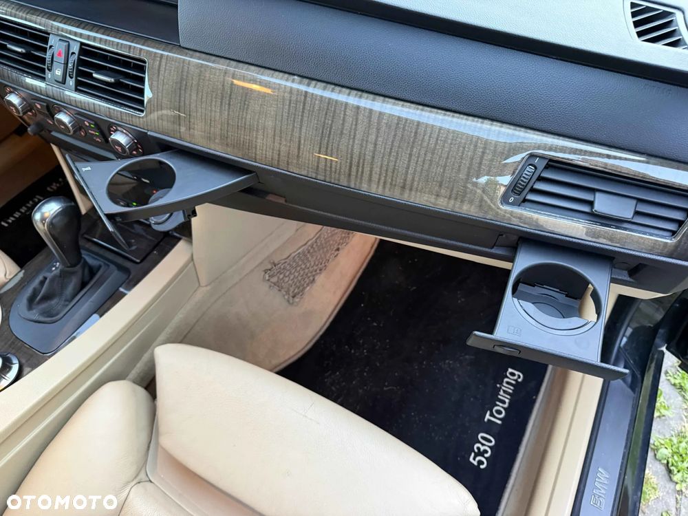 BMW Seria 5 530i - 22