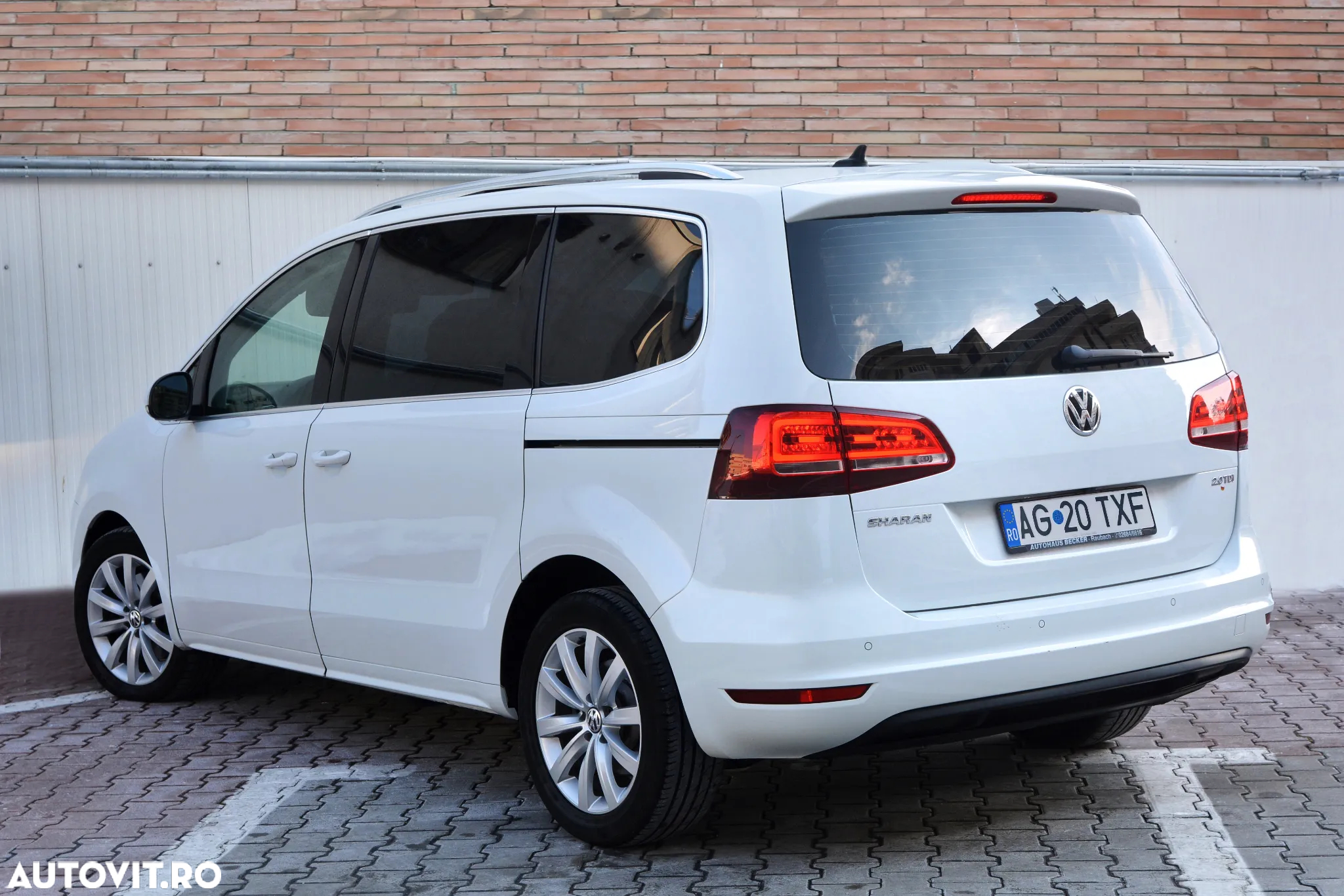 Volkswagen Sharan 2.0 TDI DSG (BlueMotion Technology) Highline - 4