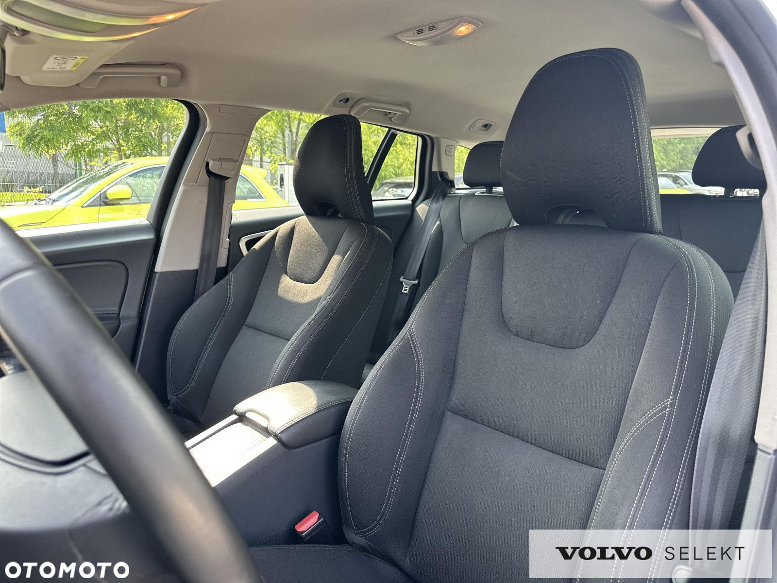 Volvo V60 Cross Country - 12