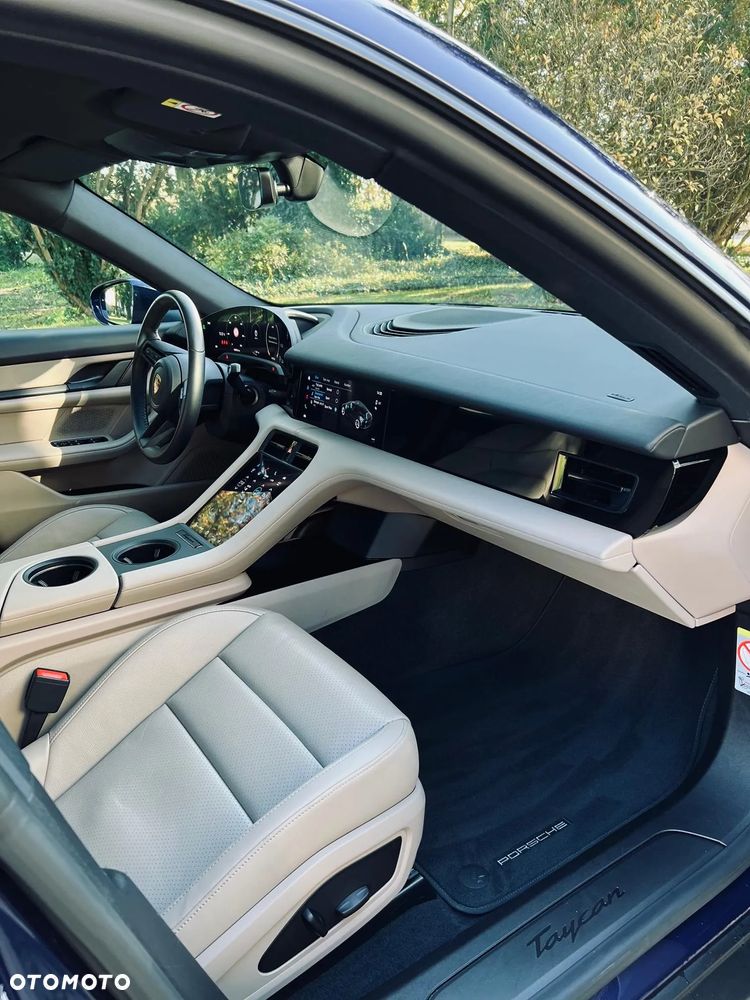 Porsche Taycan 89kWh - 17