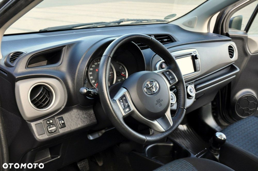 Toyota Yaris - 22