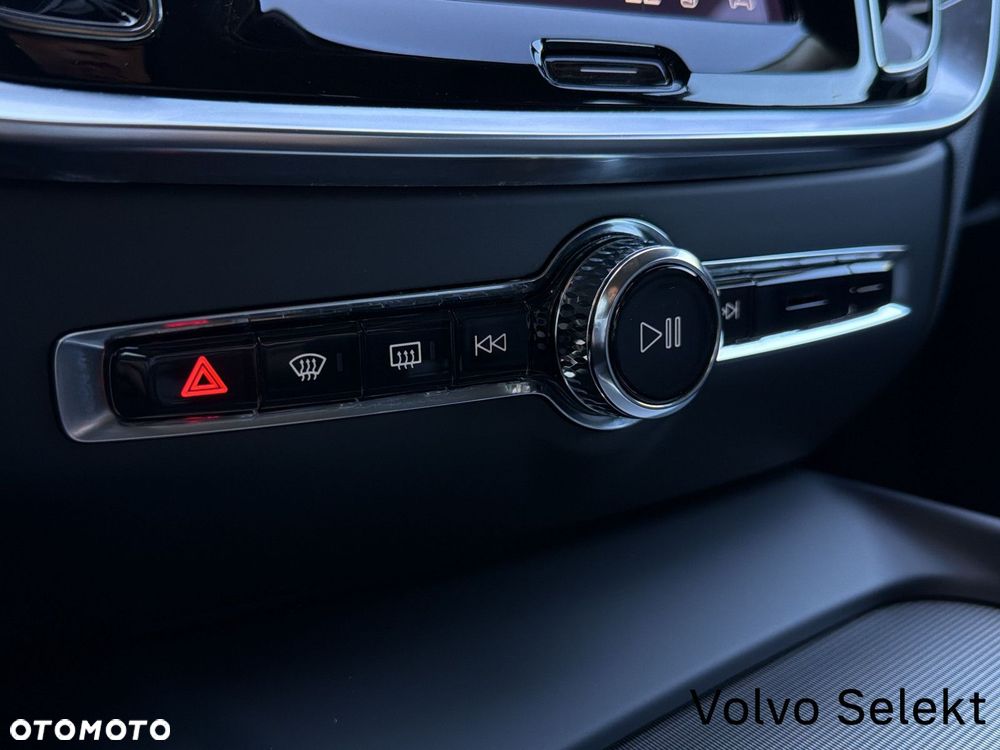Volvo V60 Cross Country - 25