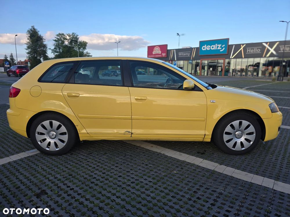 Audi A3 Sportback 1.6 FSI Ambiente - 6