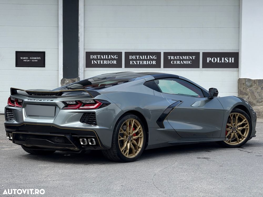 Chevrolet Corvette - 6