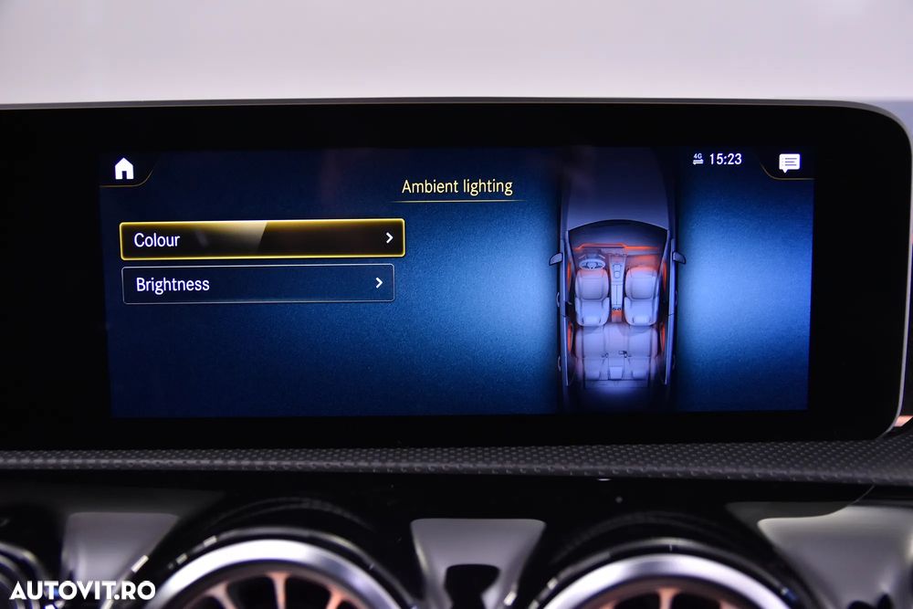 Mercedes-Benz A AMG 35 4Matic AMG Speedshift DCT 7G - 22