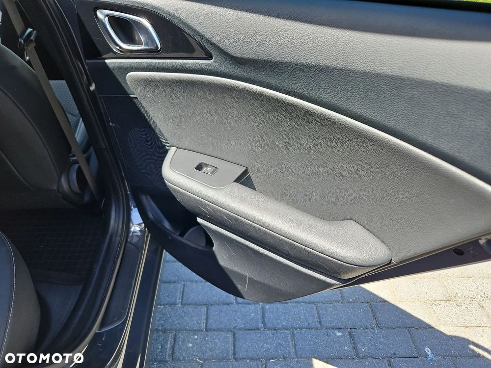 Kia Ceed 1.4 T-GDI L Business Line - 24