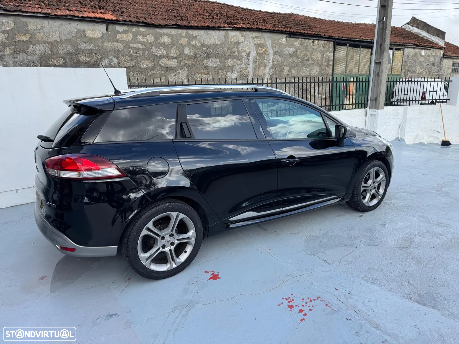 Renault Clio Sport Tourer 1.2 TCe GT Line - 18