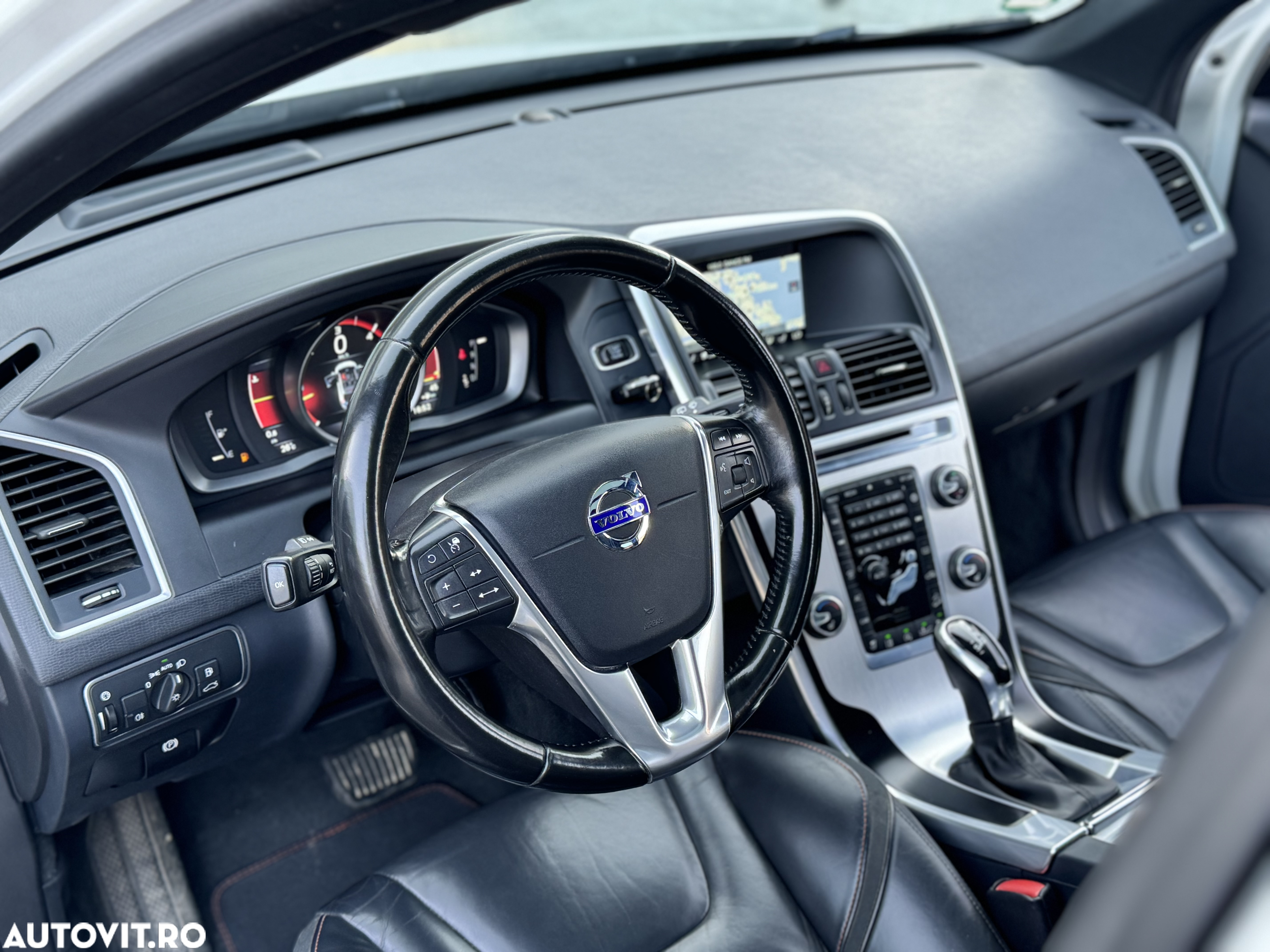 Volvo XC 60 D4 AWD Geartronic Summum - 19