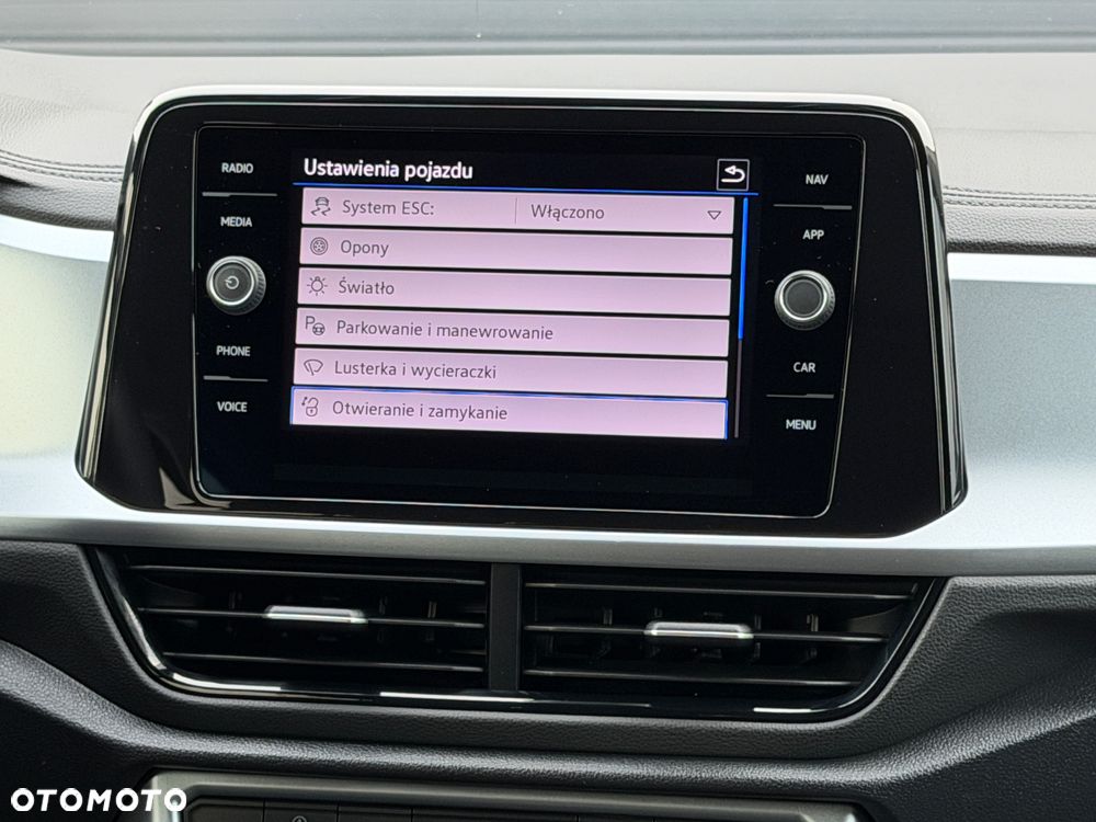 Volkswagen T-Roc - 22