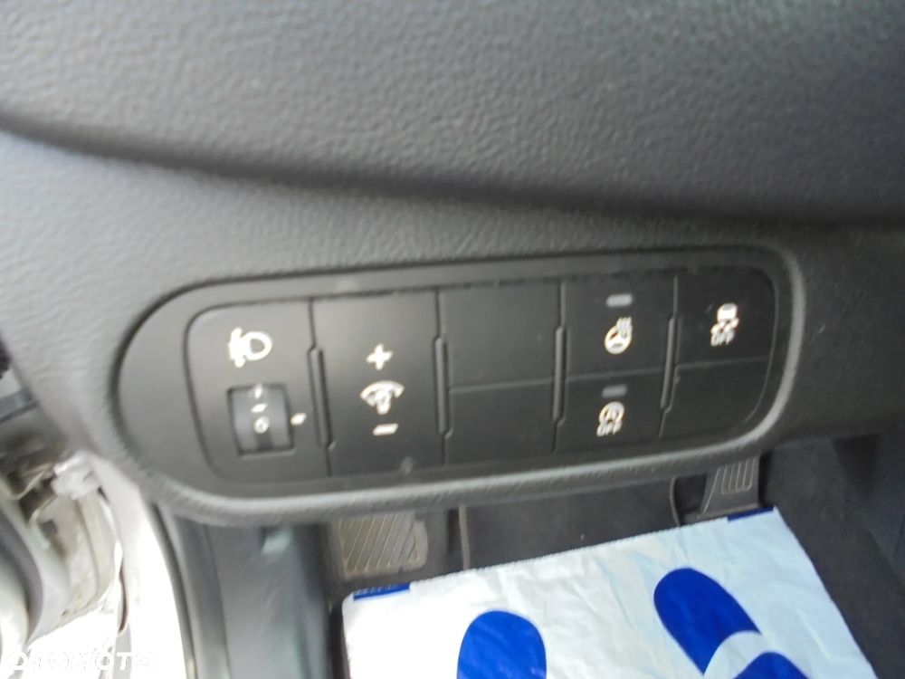 Kia Carens 1.6 GDI L 7os - 9