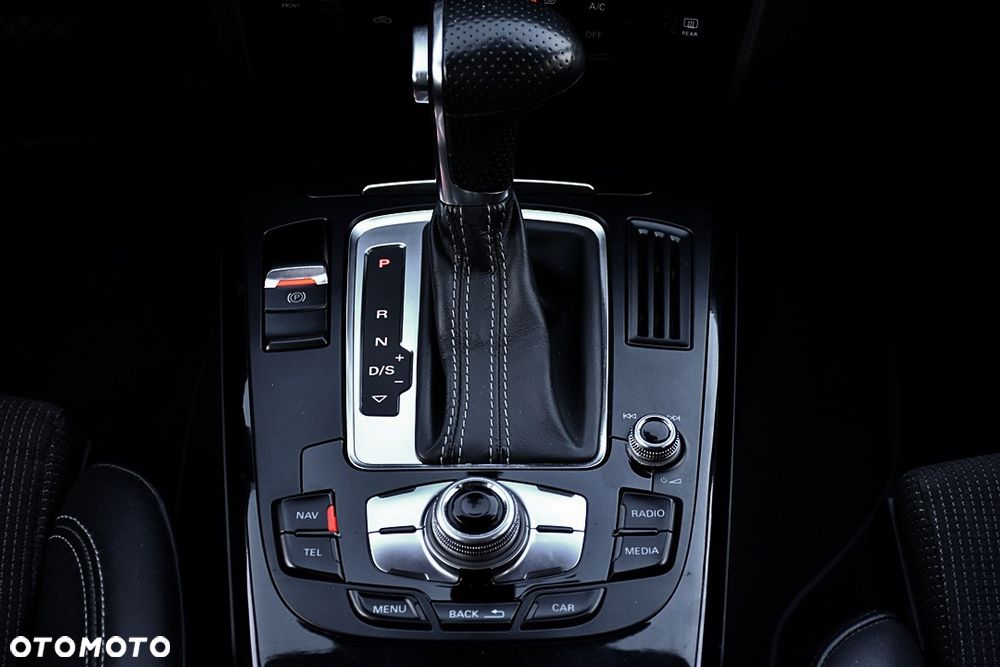 Audi A4 Avant 2.0 TDI Quattro S tronic - 34