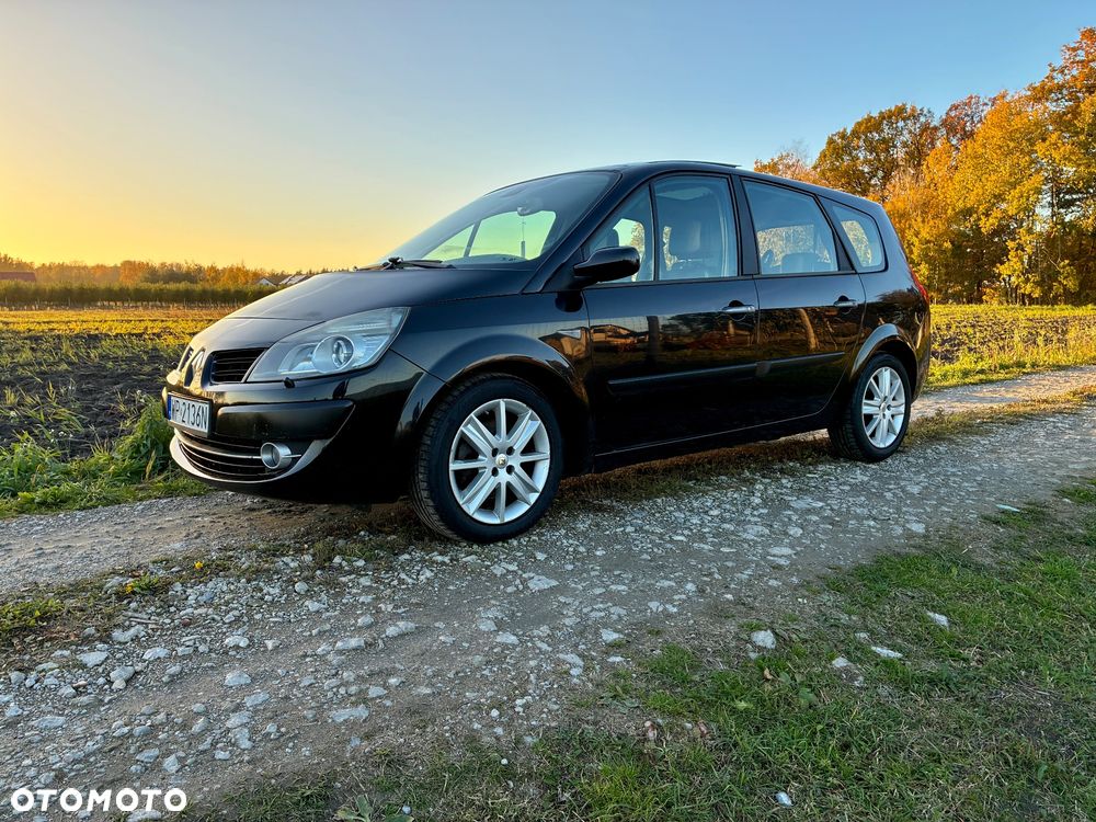 Renault Grand Scenic - 12