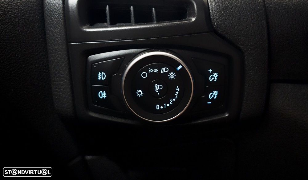 Ford Focus 1.0 EcoBoost Titanium - 10