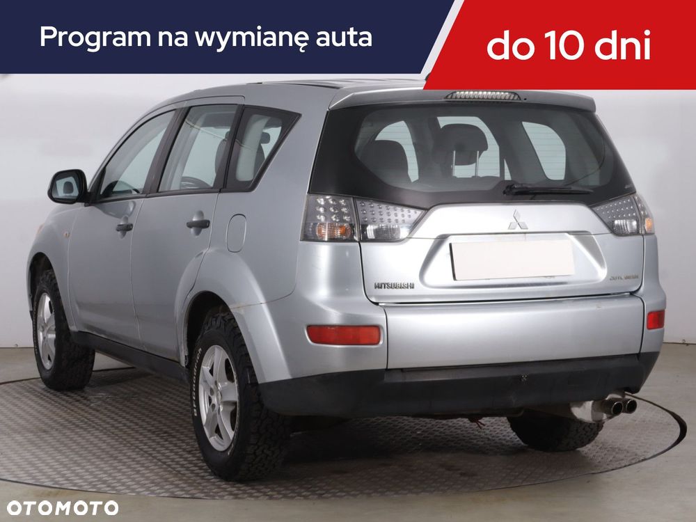 Mitsubishi Outlander - 6