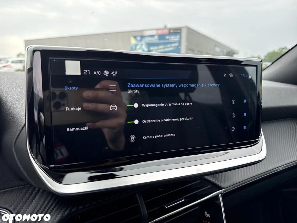 Peugeot 2008 54kWh Allure - 12