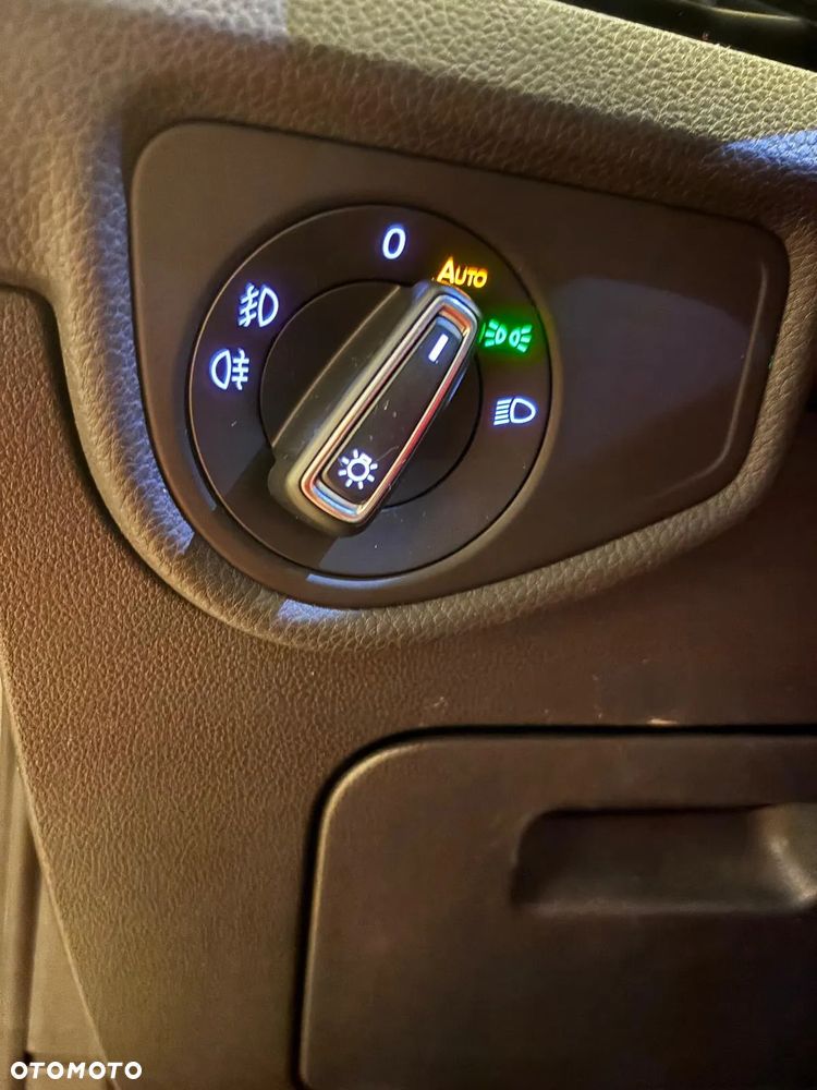 Volkswagen Touran 2.0 TDI BMT Highline - 7